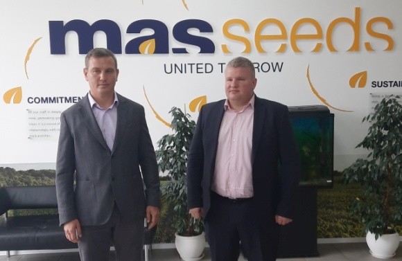 HarvEast та MAS Seeds розширюють співробітництво з вирощування насіння кукурудзи та соняшника фото, ілюстрація