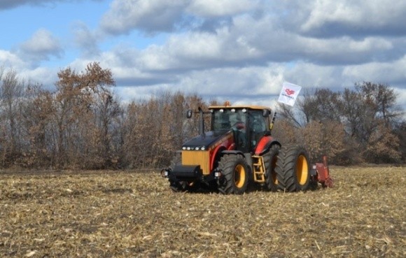 В Україні пройшов демотур трактора VERSATILE 370 фото, ілюстрація