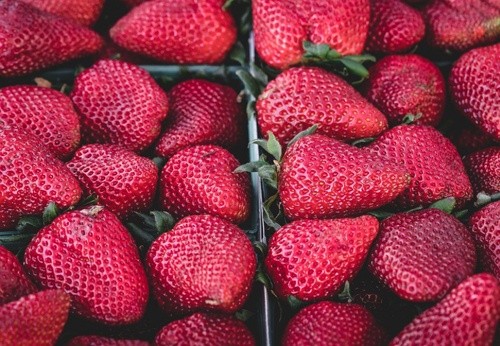 Українська суниця (полуниця) залишається єдиною ягодою, ціни на яку за рік знизились фото, ілюстрація