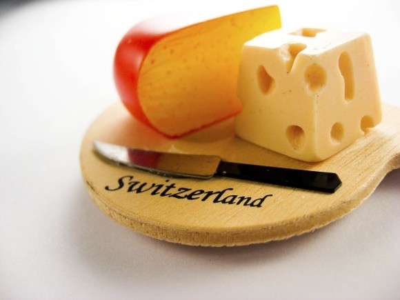 Швейцарці створили годинник з сиру за € 933 тис. фото, ілюстрація
