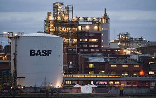 Цьогоріч BASF інвестує у дослідження близько 900 млн євро фото, ілюстрація