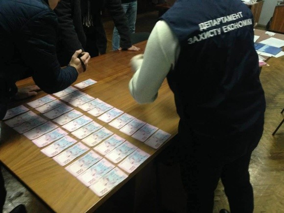 На Запоріжжі через «земельну корупцію» заарештували голову РДА та райради  фото, ілюстрація