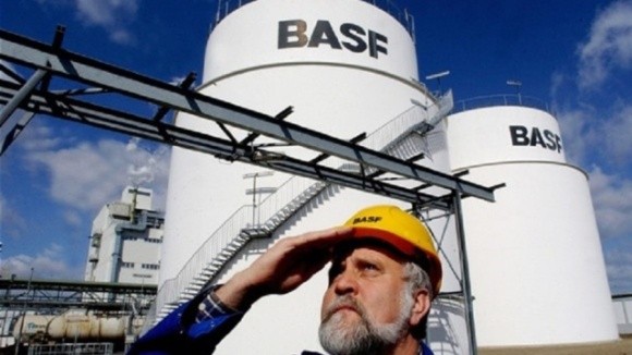 BASF останнім скорочує виробництво добрив фото, ілюстрація
