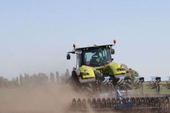 Бельгійський фермер утратив 38 гектарів землі на Черкащині через махинації конкурентів фото, ілюстрація