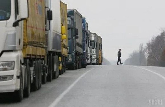 Блокада кордону призвела до проблем з постачанням пального, – Дмитрасевич фото, ілюстрація