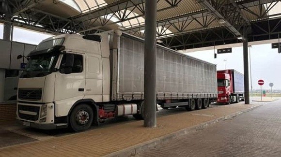 Продовжується блокада двох пунктів пропуску на польському кордоні: в чергах 800 вантажівок фото, ілюстрація