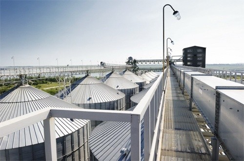 НБУ оскаржить рішення державного реєстратора щодо виведення з-під застави зернового терміналу «Бориваж» фото, ілюстрація