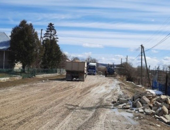 Селяни на Тернопільщині поставили аграріям ультиматум через розбиті дороги  фото, ілюстрація
