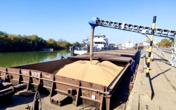 Дунайське пароплавство запустило нову лінію з перевезення зерна до Румунії фото, ілюстрація