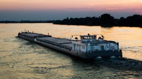 Через Дунай проходить менше третини довоєнних обсягів експорту фото, ілюстрація