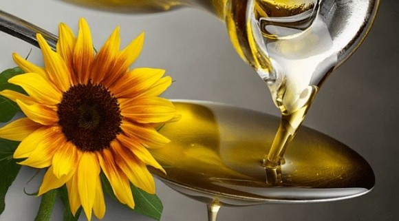 Україна втричі збільшила експорт високоолеїнової соняшникової олії до Китаю фото, ілюстрація