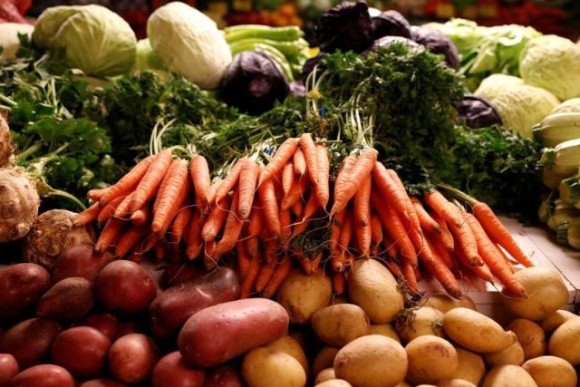 Україні не вистачає херсонських овочів фото, ілюстрація