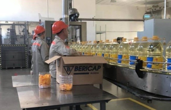 Український виробник соняшникової олії «Кернел» закуповуватиме тару для розливу продукції у російської компанії «Bericap» фото, ілюстрація