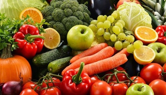 На полицях супермаркетів поступово зростає частка імпортних овочів і фруктів фото, ілюстрація