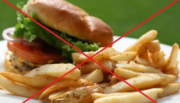 Парламент Канади підтримав законопроект, яким забороняється рекламувати шкідливу їжу дітям фото, ілюстрація