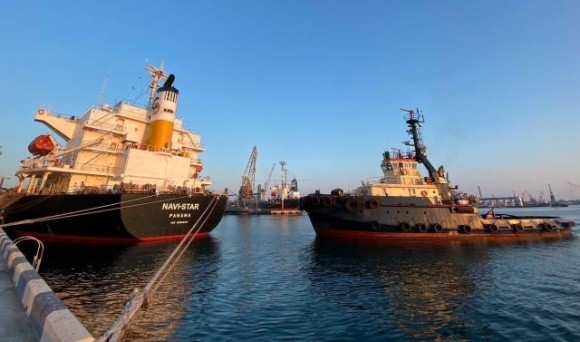 Сьогодні зранку з портів Великої Одеси вирушив перший караван суден з українським збіжжям фото, ілюстрація