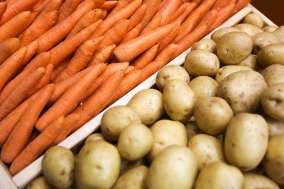 Картопля дешевшає, морква дорожчає — як блекаут змінює ціни на овочі фото, ілюстрація