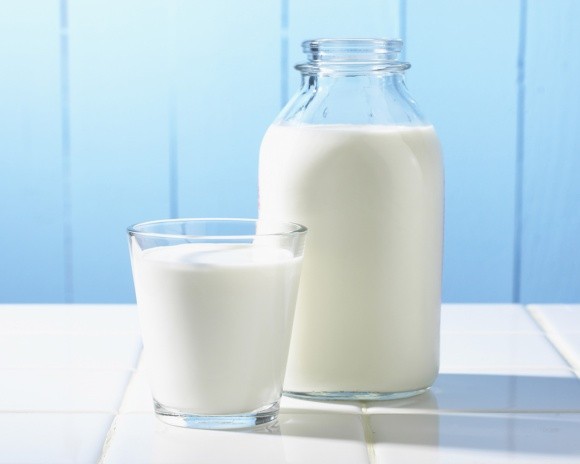 Эвропейські експортери піднімають ціни на молоко фото, ілюстрація