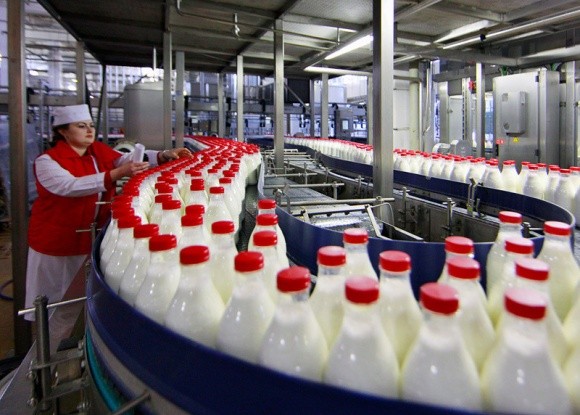 Молокозаводи Сумщини відмовляються платити за сировину фото, ілюстрація