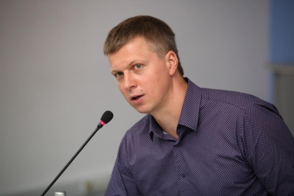 Радник прем'єр-міністра відреагував на заяву екс-керівників держави щодо ринку землі в Україні фото, ілюстрація