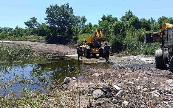 На Дніпропетровщині фермер самовільно спорудив дамбу – в річці почала гинути риба фото, ілюстрація