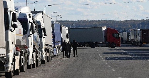 Протести польських фермерів тривають: на кордоні заблоковано 2300 вантажівок фото, ілюстрація