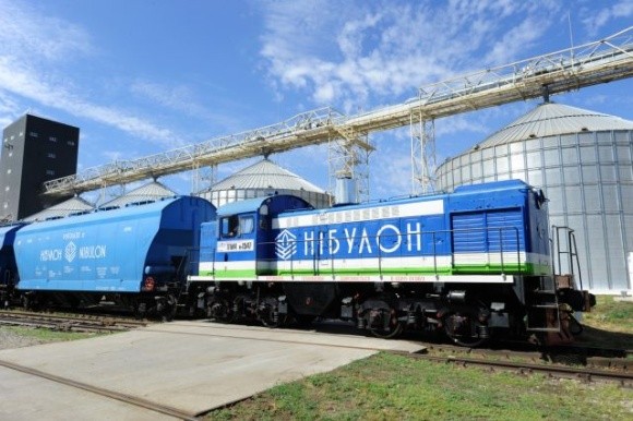 «Нібулон» переводить перевезення вантажів з автотранспорту на залізницю фото, ілюстрація