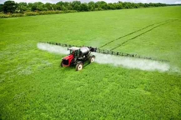 Аграрії забезпечені пестицидами на 71% фото, ілюстрація
