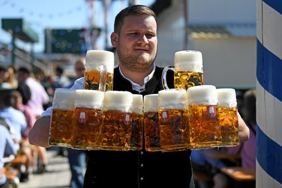 Через пандемію німці стали пити менше пива фото, ілюстрація