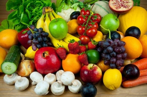 В останні тижні літа українці скуповують овочі та фрукти фото, ілюстрація