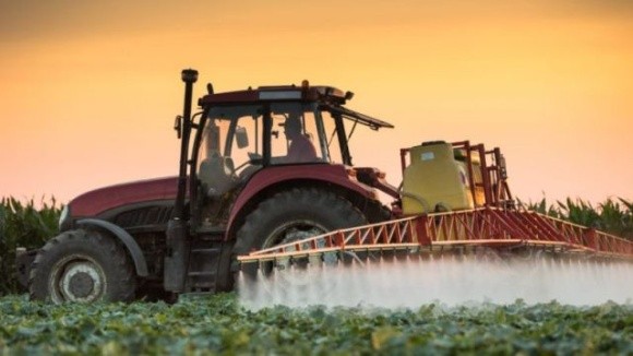 В Україні ґрунти обробляють забороненими в ЄС пестицидами, — еколог  фото, ілюстрація