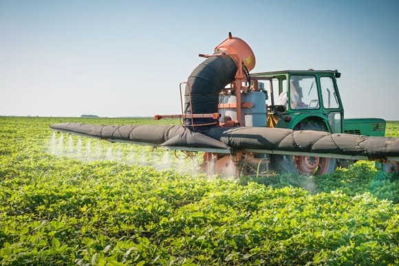 Україну можуть перетворити на випробувальний полігон для неперевірених пестицидів фото, ілюстрація