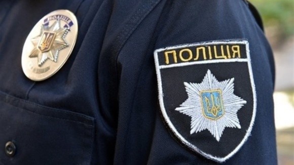 Новопризначеного начальника одного із відділів поліції на Одещині викрито на хабарі за переоформлення комбайну фото, ілюстрація