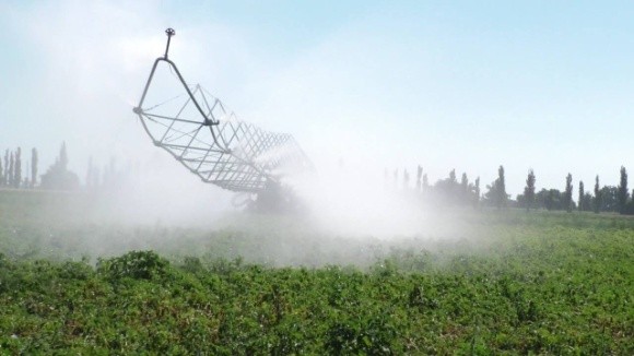 Аграрії Херсонщини заявляють про зловживання при впровадженні проєкту енергосервісу насосних станцій фото, ілюстрація