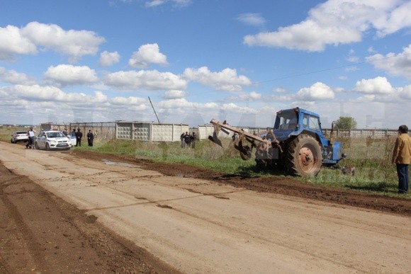 На Чернігівщині судять фермера, який розорав військовий аеродром під овочі фото, ілюстрація