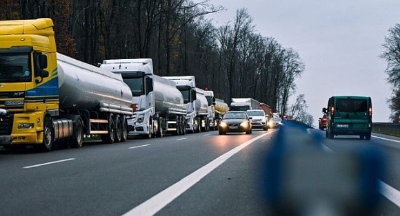 В чергах на території Польщі перебуває 2350 вантажівок, – Держприкордонслужба фото, ілюстрація