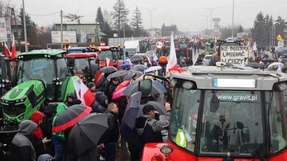 Ми підтримуємо Україну, але наживатись за рахунок польських аграріїв не дозволимо, – прем’єр-міністр Польщі фото, ілюстрація