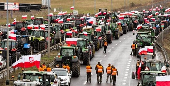 Протести в Польщі: фермери вирішили заблокувати ще й західний кордон фото, ілюстрація