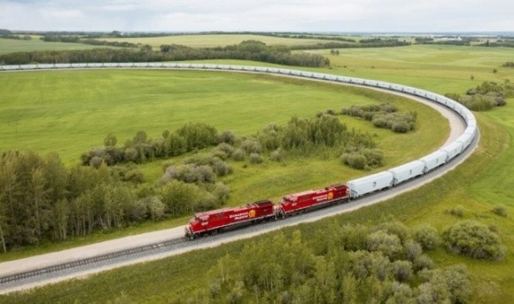 У Канаді відправили найдовший поїзд із зерном — 167 вагонів фото, ілюстрація