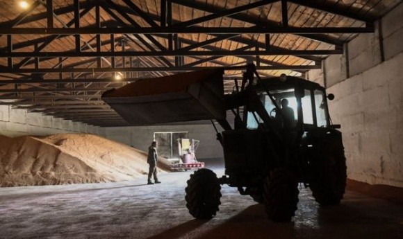 Група посадовців «Хлібної бази №76» з Держрезерву викрала пшениці на 1 млн грн фото, ілюстрація