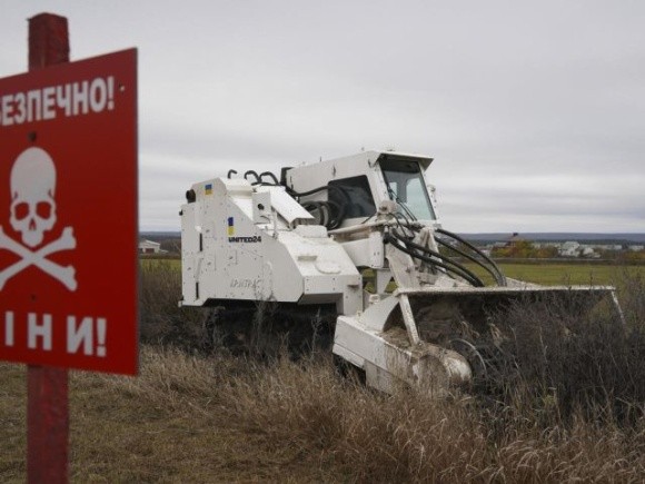 Уряд запланував до кінця року розмінувати 165 тис. га сільгоспугідь фото, ілюстрація