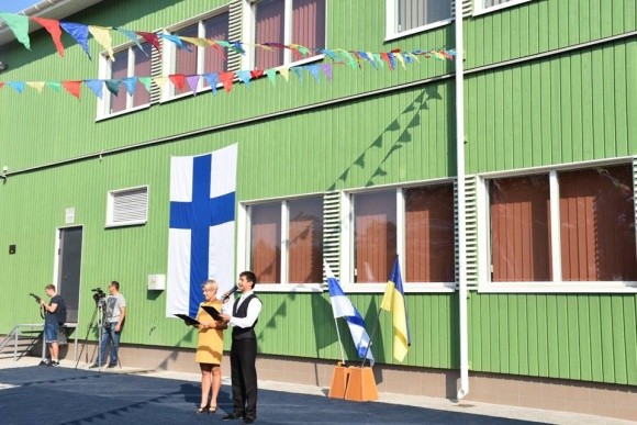 Унікальну “зелену” школу побудували фіни для херсонців  фото, ілюстрація