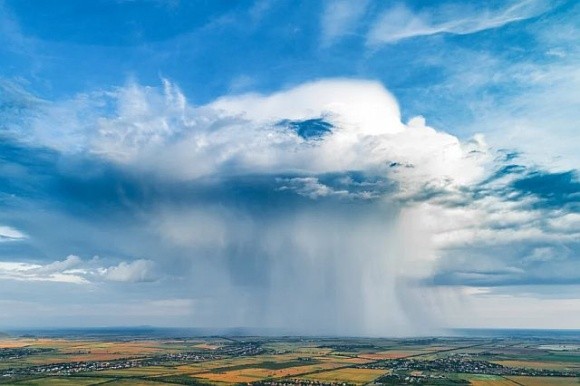 В Молдові планують викликати дощі за допомогою безпілотників фото, ілюстрація