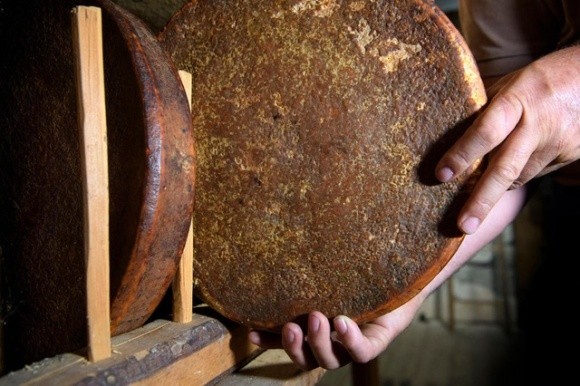 У швейцарському селі знайшли 142-річний їстівний сир фото, ілюстрація