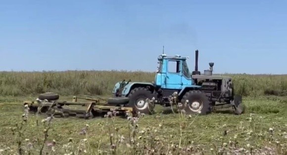 Фермер з Харківщини пристосував Т-150 для розмінування полів фото, ілюстрація