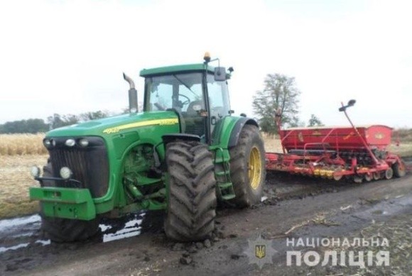 На Миколаївщині у фермера вкрали трактор John Deerе з сівалкою фото, ілюстрація