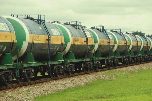 Чи призведе заборона на ввіз нафтопродуктів з РФ до подорожчання палива в Україні фото, ілюстрація