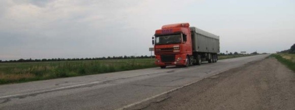 Уряд пропонує запровадити плату за проїзд вантажівок дорогами державного значення фото, ілюстрація