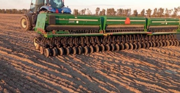 Фермери Кіровоградщини закінчили сівбу ярих зернових із затримкою в два тижні фото, ілюстрація