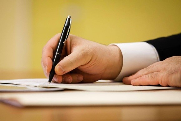 П. Порошенко підписав закон щодо захисту прав сільгосптоваровиробника фото, ілюстрація